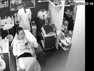 Rasierte Muschi in der kabine von chris