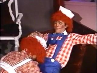 Lebensechte Puppen - Clowns lieben Sex