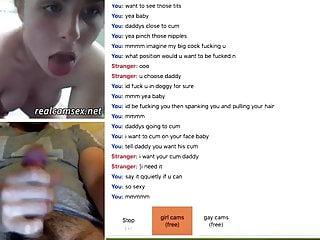Webcam Girl hört zu auf vor der Webcam