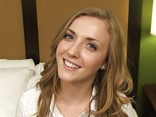 Teen Karla Kush in der hündchenstellung gefickt