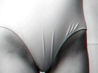 Ich zeige meine kleine Muschi in Netzstrumpfhose