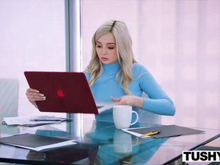 Mike adriano hat endlich wieder Mal die Rosette gedehnt